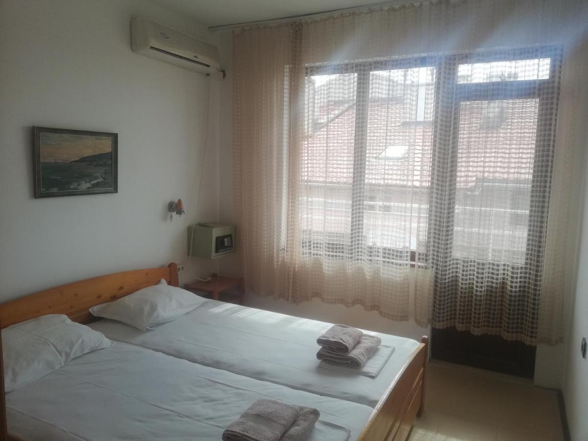 Apartments Anita Pomorie Bagian luar foto
