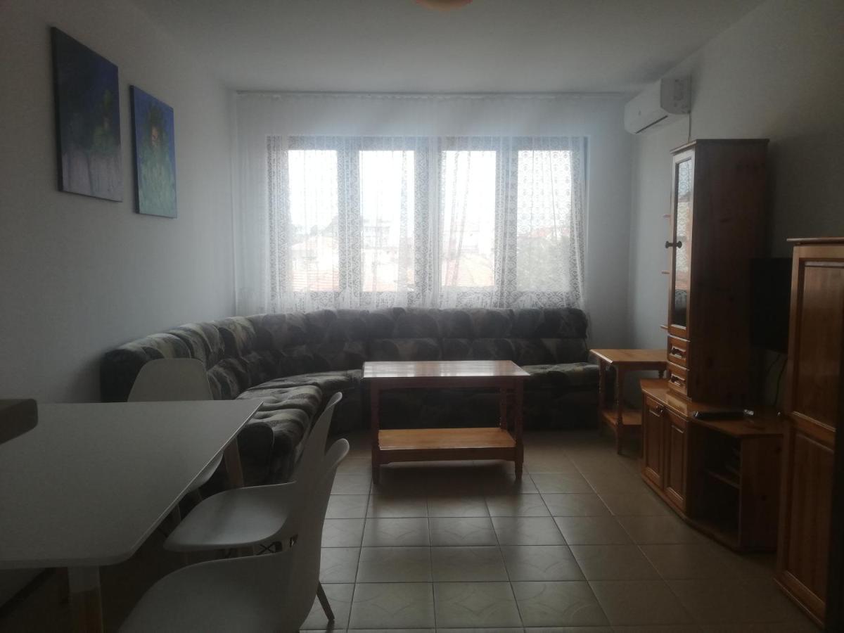 Apartments Anita Pomorie Bagian luar foto