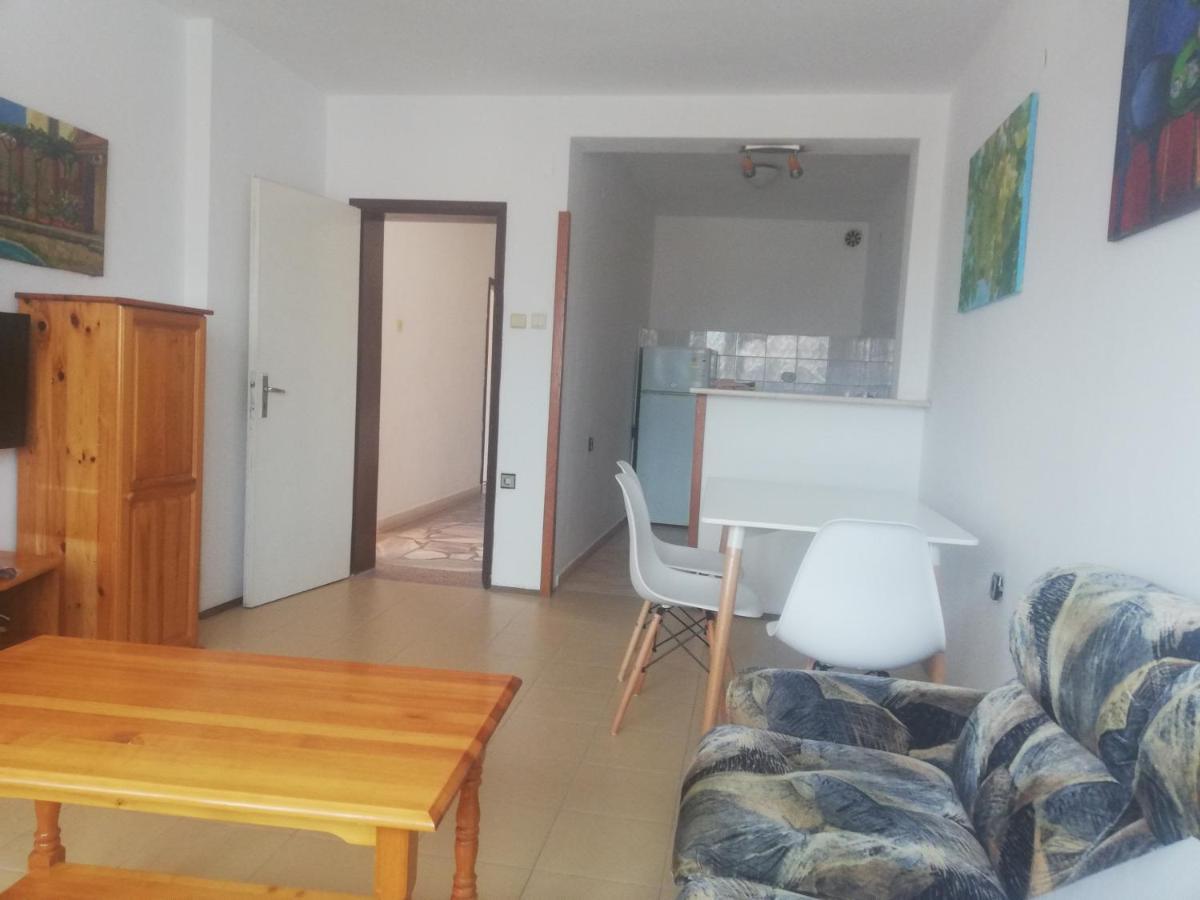 Apartments Anita Pomorie Bagian luar foto